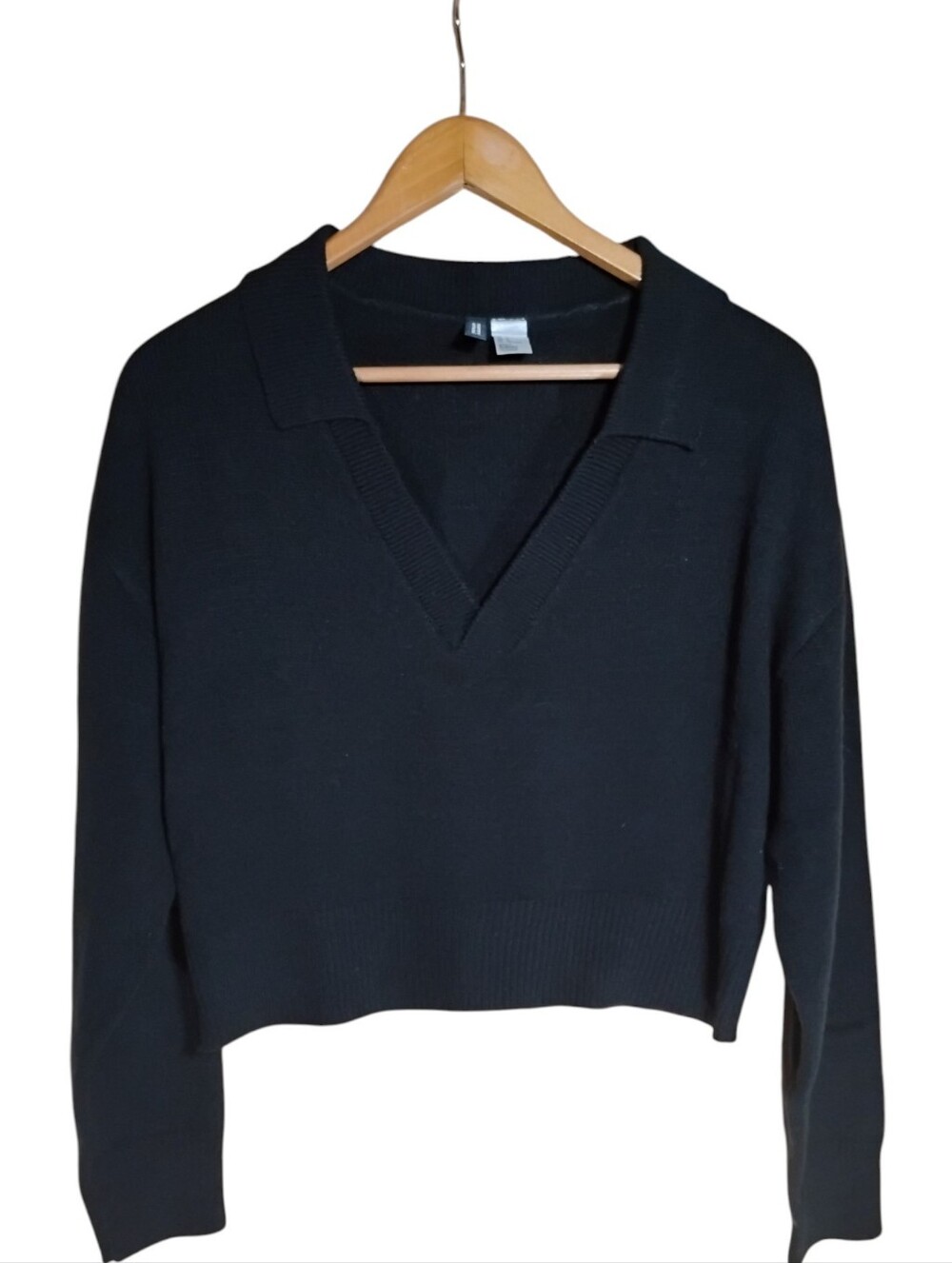 H&M Black Johnny Collar V-Neck Pullover Sweater Cropped Ribbed Trim Size L